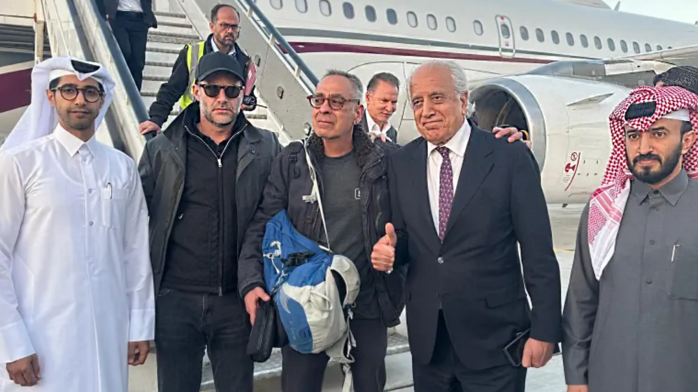 شعار شبكة CNN مع عبارة "أخبار عاجلة"، يعكس إعلان وزارة الخارجية الأمريكية عن إطلاق سراح أمير أميري المحتجز في أفغانستان.