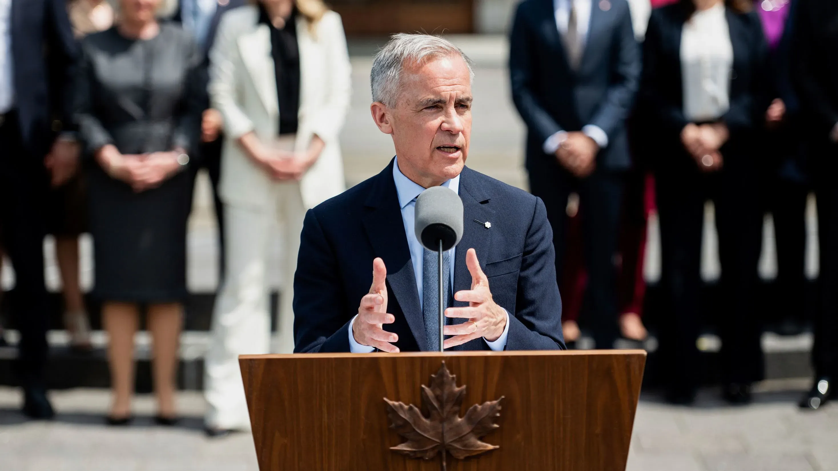 رئيس الوزراء الكندي مارك كارني يتحدث في قاعة ريدو هول بأوتاوا، مشددًا على أهمية الاقتصاد والعلاقات مع الولايات المتحدة.