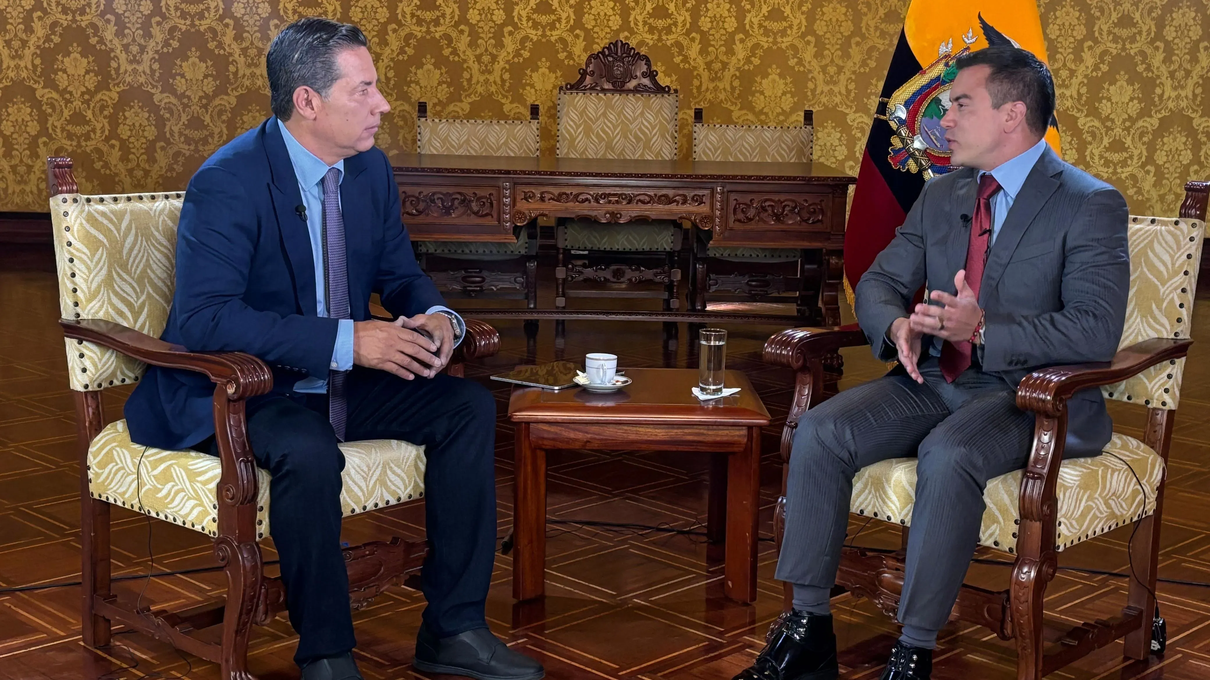 مقابلة حصرية مع الرئيس الإكوادوري دانييل نوبوا، حيث يناقش دعم الولايات المتحدة في مكافحة الجريمة المنظمة.