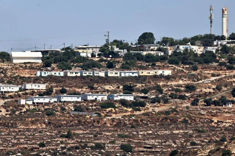 مستوطنة إسرائيلية جديدة في الضفة الغربية المحتلة تظهر التوسع الاستيطاني الذي يحذر الاتحاد الأوروبي من تأثيره على حل الدولتين.