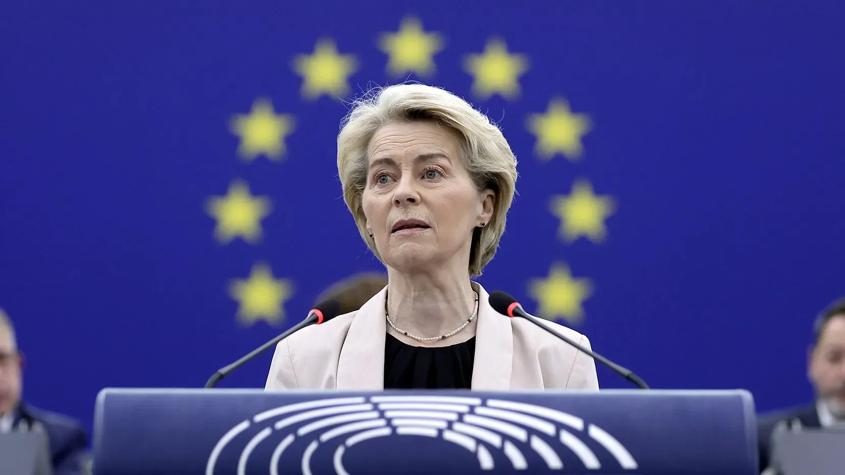 أورسولا فون دير لاين، رئيسة المفوضية الأوروبية، تتحدث في البرلمان الأوروبي حول خطة الاتحاد الأوروبي للرد على الرسوم الجمركية الأمريكية.