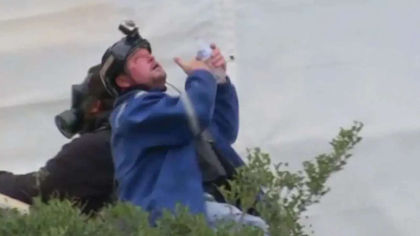 غاي ريفيت، مشاغب من فتح كابيتول 6 يناير، يظهر في واشنطن بعد إطلاق سراحه برغم الاتهامات المعلقة بحيازة كاتم صوت.