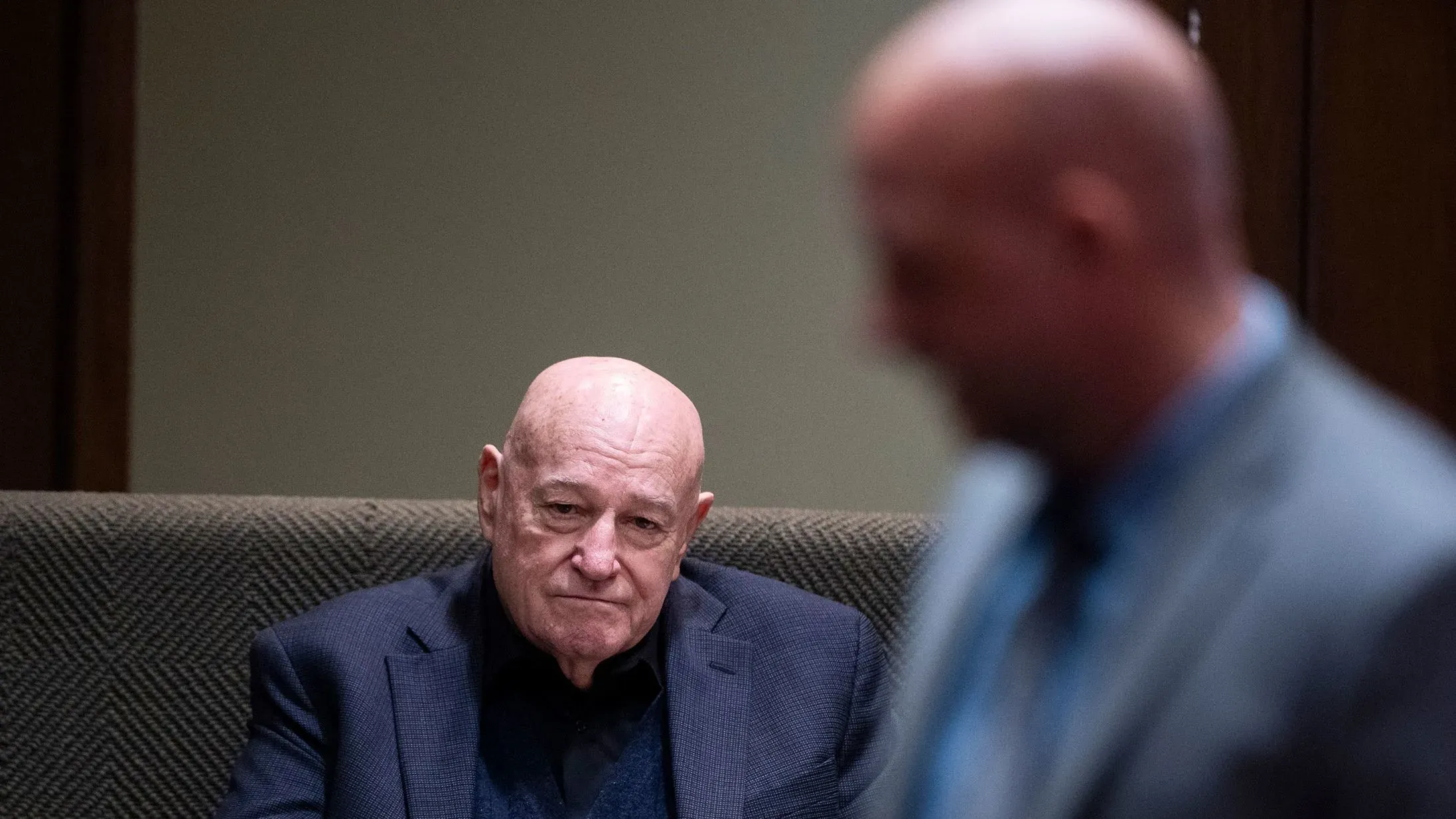 شهادة خبير تدريب الشرطة دون كاميرون في محاكمة ضباط ممفيس المتهمين بقتل تاير نيكولز، مع التركيز على استخدام القوة المفرطة.