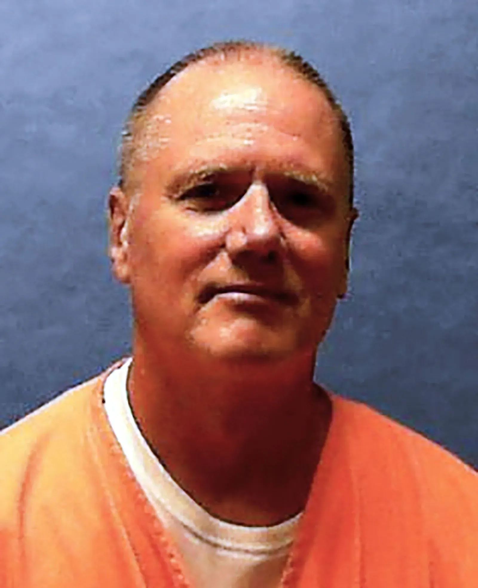 إدوارد زاكرزيفسكي، المدان بقتل عائلته، يظهر في صورة رسمية قبل تنفيذ حكم الإعدام في فلوريدا، حيث تم تنفيذ الإعدام في 2023.