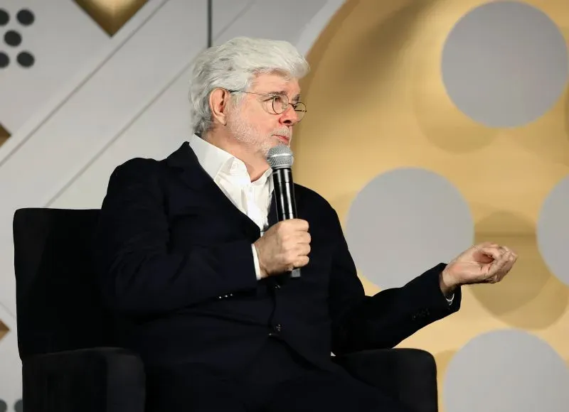جورج لوكاس يتحدث في مهرجان TCM للأفلام الكلاسيكية، موضحًا كيفية تأثير طريقة يودا الفريدة في التواصل على الجمهور.