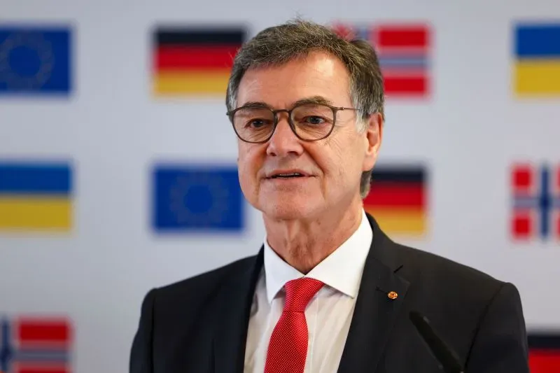 رالف تايسلر، رئيس الوكالة الاتحادية للحماية المدنية، يتحدث عن ضرورة تحديث المخابئ في ألمانيا لمواجهة التهديدات المستقبلية.