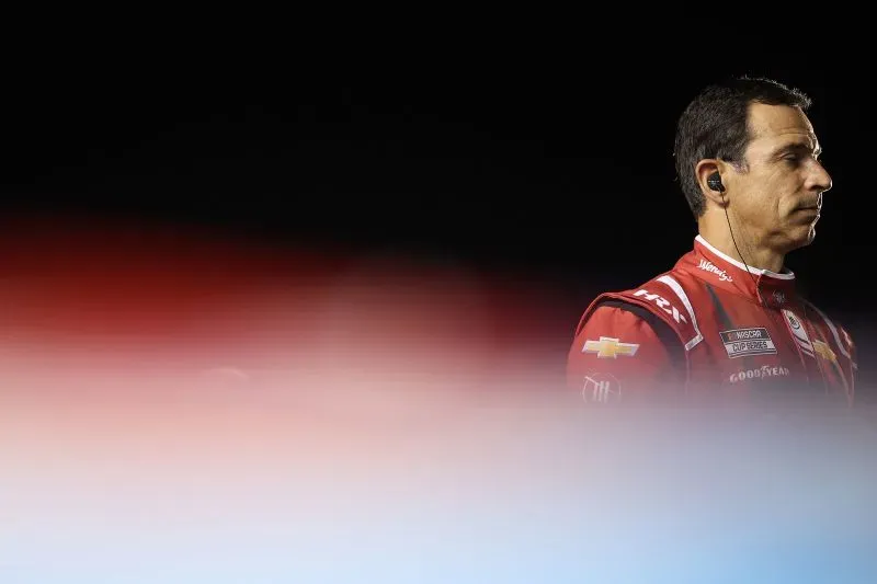 هيليو كاسترونيفيس، سائق شيفروليه رقم 91، يستعد للمشاركة في سباق دايتونا 500، حيث ينطلق من المركز الأخير.