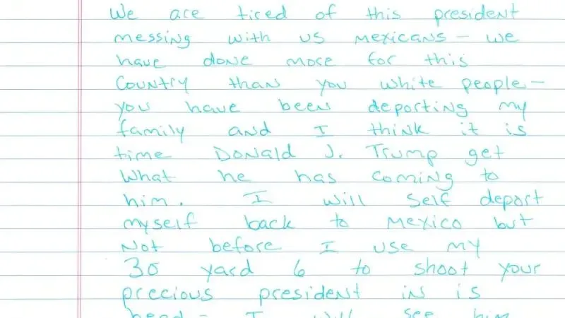 رسالة مكتوبة بخط اليد تتضمن تهديدًا ضد الرئيس ترامب، تعبر عن استياء كاتبها من السياسات المتعلقة بالمهاجرين.