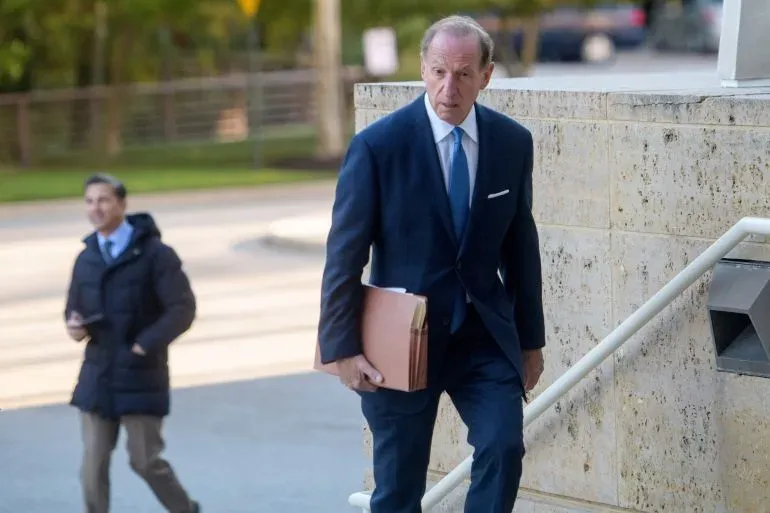 جون بولتون، مستشار الأمن القومي السابق، يتوجه إلى المحكمة الفيدرالية في ميريلاند لمواجهة التهم الفيدرالية المتعلقة بالمعلومات السرية.