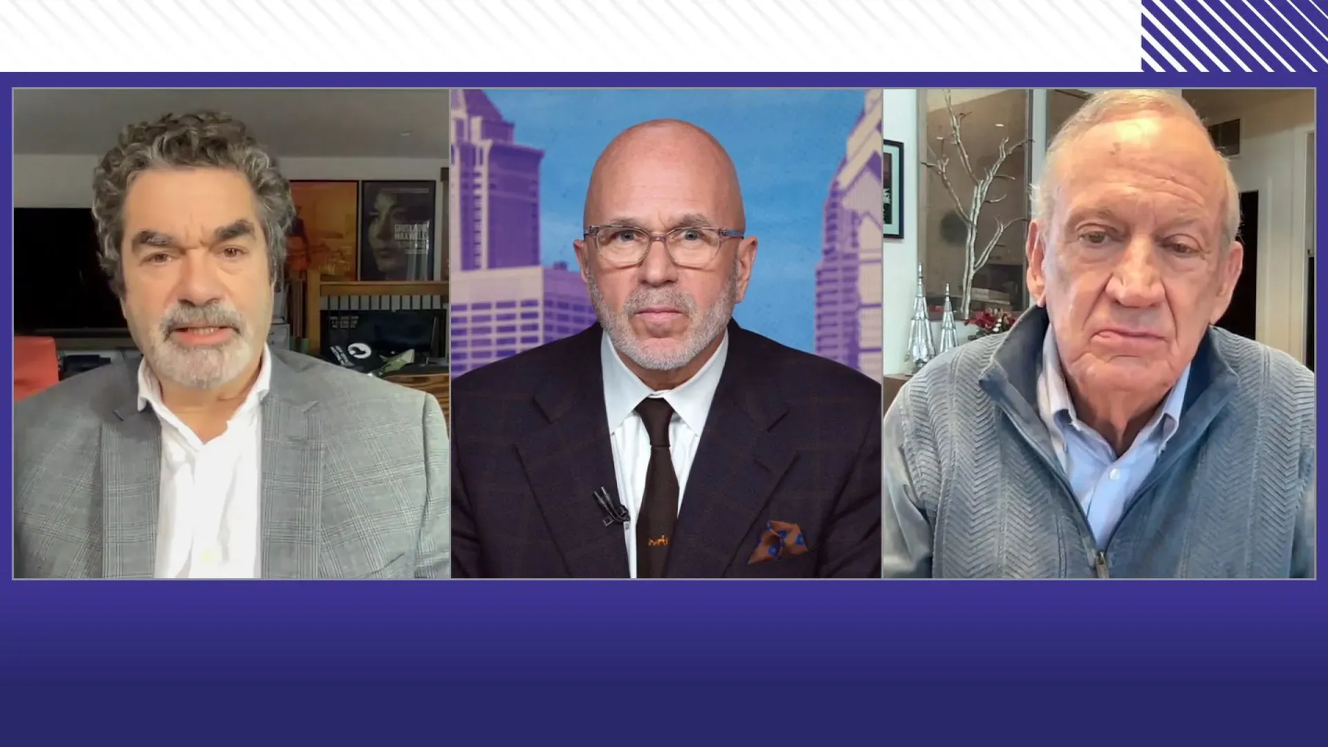 اجتمع والد جون بينيت رامزي مع مسؤولين في شرطة بولدر لمناقشة استخدام تقنيات الحمض النووي الجديدة لحل قضية قتل ابنته التي مر عليها 28 عامًا.