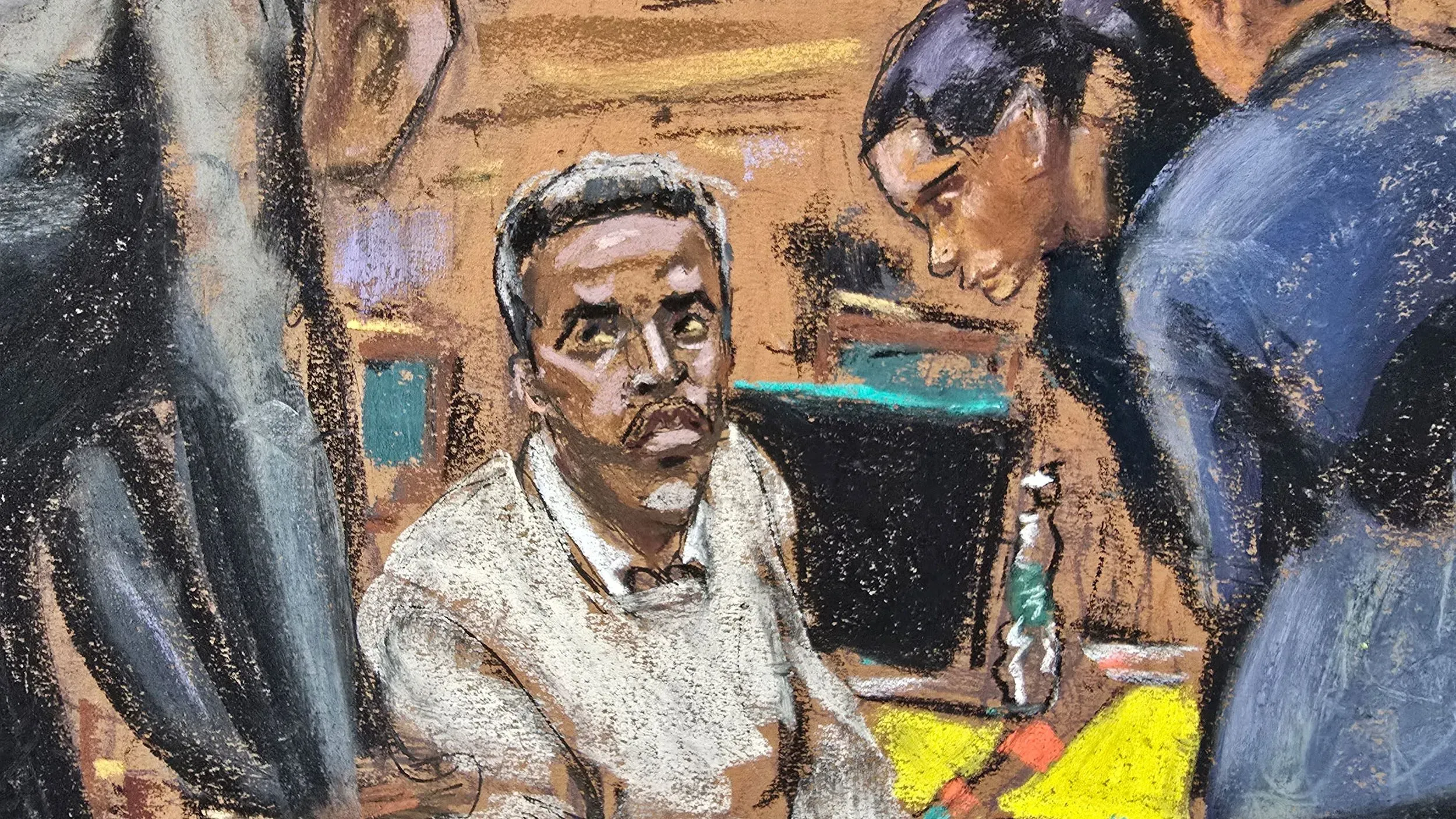 رسم توضيحي يظهر شون "ديدي" كومبس خلال محاكمته الجنائية، مع محاميه ومساعديه في قاعة المحكمة.