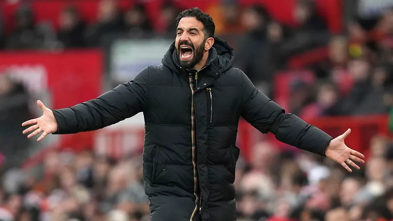 روبن أموريم المدير الفني لمانشستر يونايتد، يعبر عن إحباطه بعد خسارة الفريق 3-1 أمام برايتون ويصف الوضع بأنه الأسوأ في تاريخ النادي.