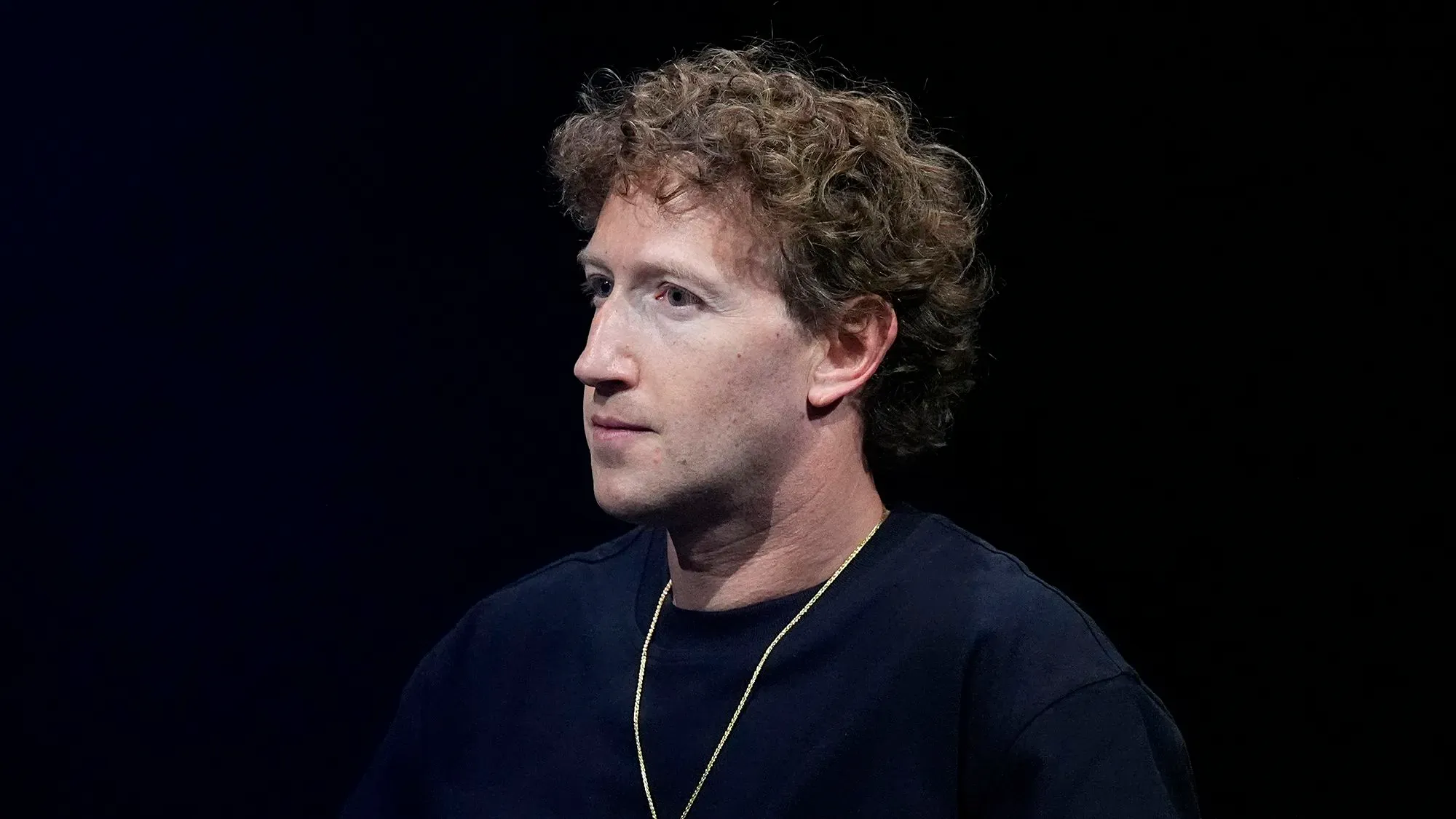 مارك زوكربيرج، الرئيس التنفيذي لشركة ميتا، يتحدث عن تغييرات في سياسات المحتوى على منصات التواصل الاجتماعي، مع التركيز على حرية التعبير.