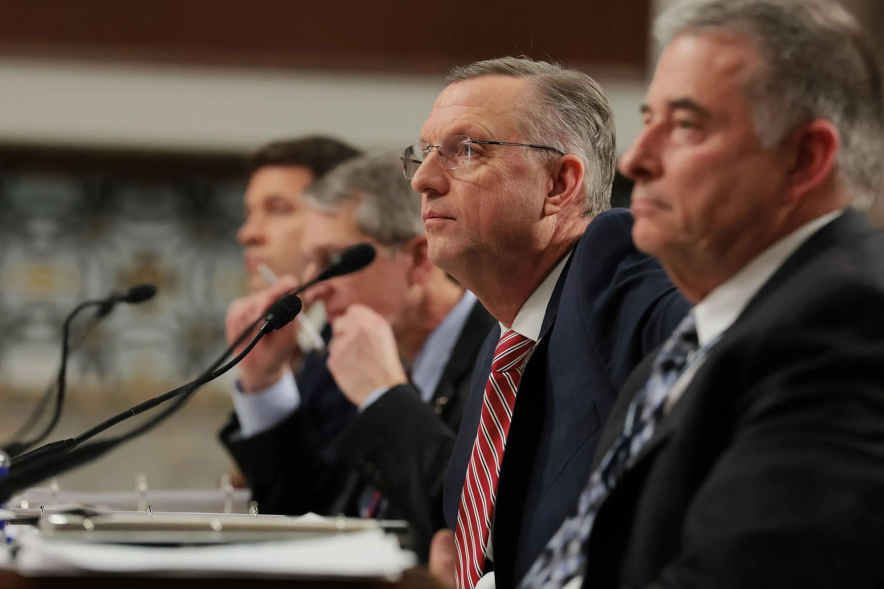 اجتماع لمديري وزارتي شؤون المحاربين القدامى والعدل، حيث يناقشون قضايا الوصاية وتأثيرها على حقوق المحاربين القدامى.