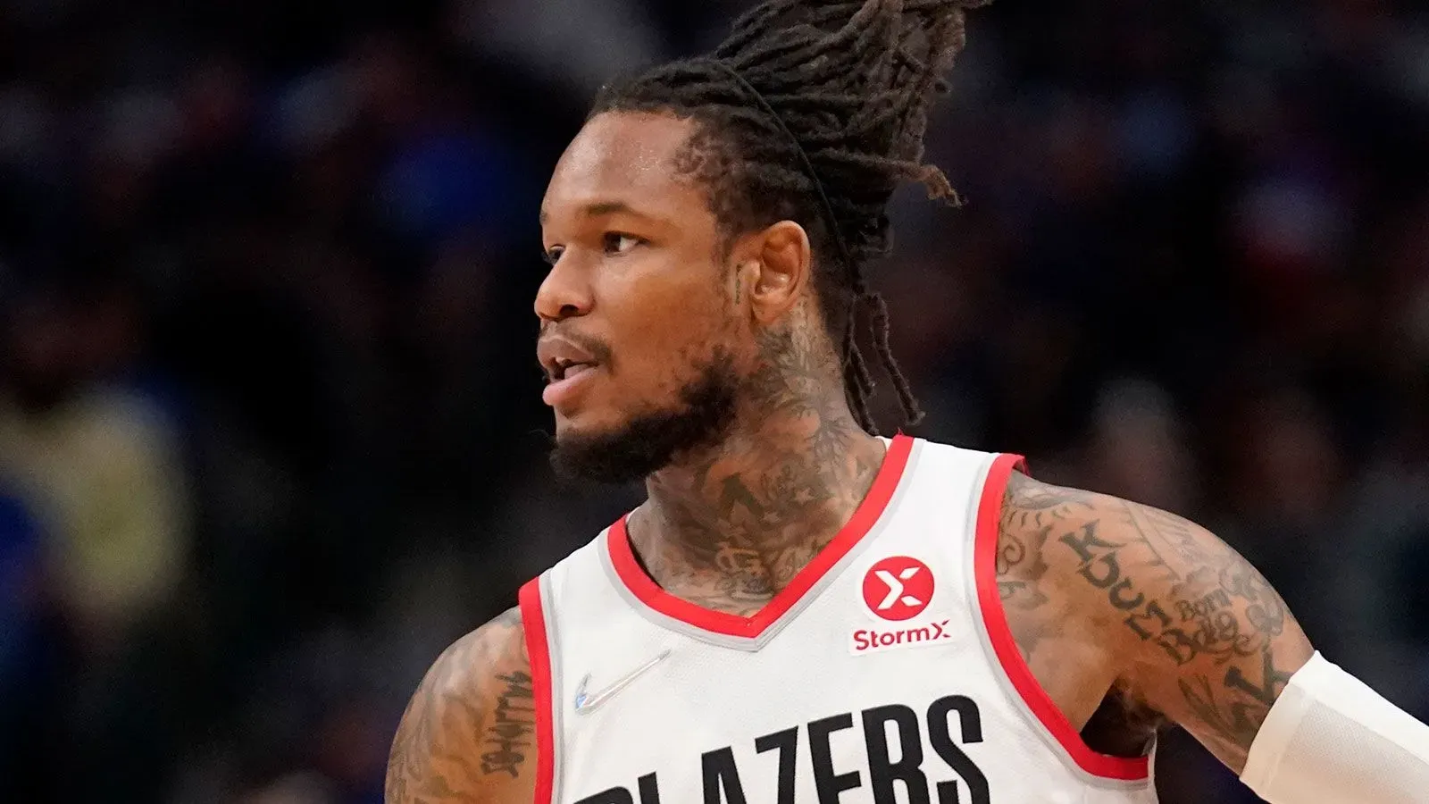 إدانة بن ماكليمور، لاعب كرة سلة سابق، باغتصاب امرأة خلال حفلة في منزل زميله بفريق بورتلاند تريل بليزرز.