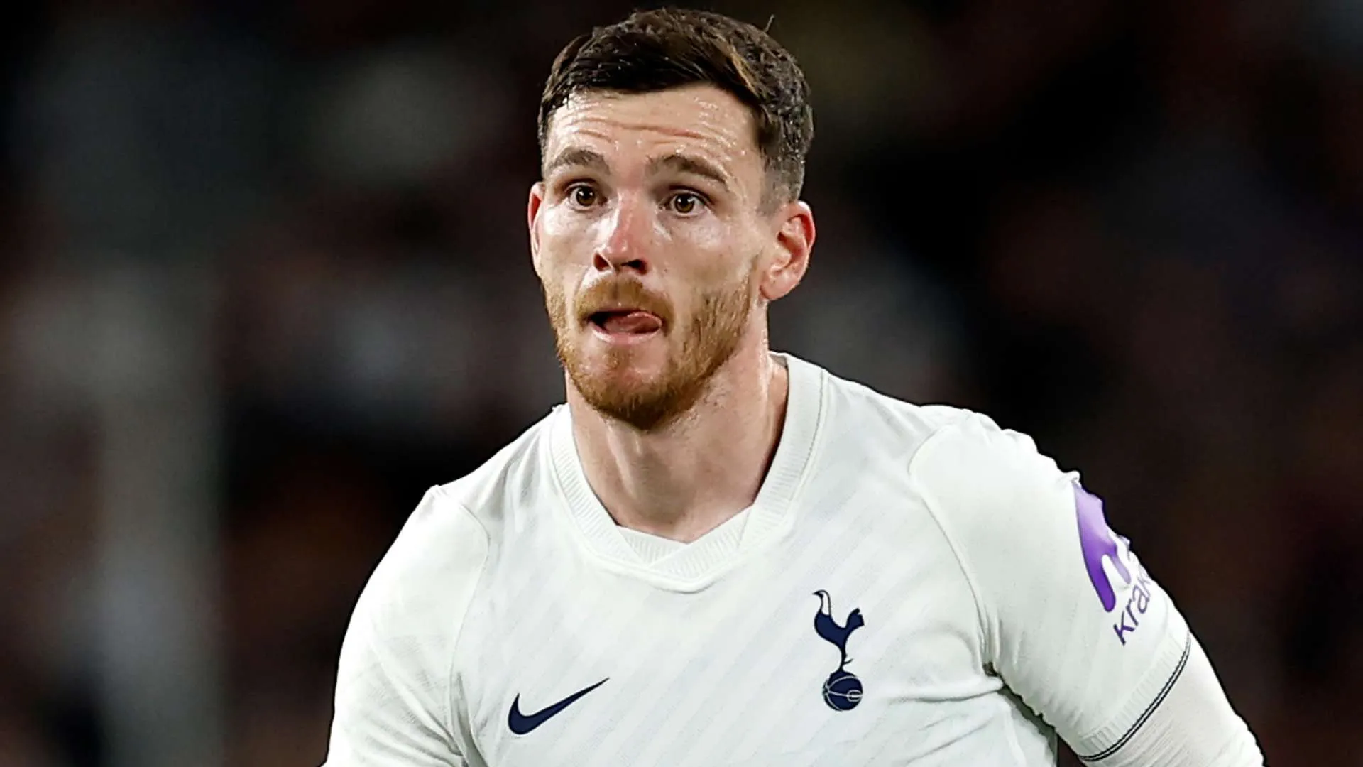 أندي روبرتسون لاعب توتنهام هوتسبر والظهير الأيسر للمنتخب الاسكتلندي، يقترب من تحطيم رقم المشاركة التاريخي مع المنتخب.