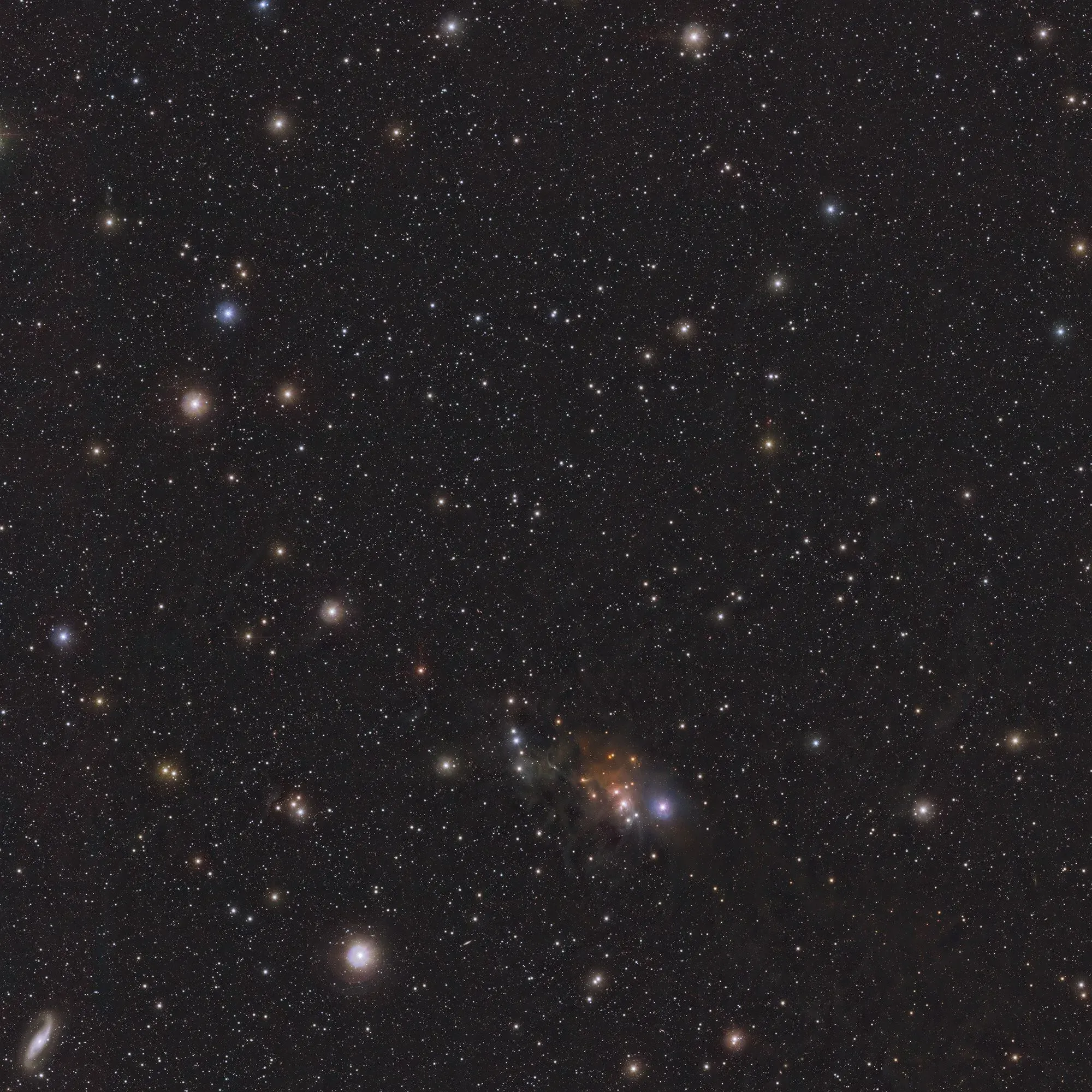 اكتشاف الكوكب المارق تشا 1107-7626، الذي ينمو بسرعة هائلة، محاط بقرص من الغاز والغبار، على بعد 620 سنة ضوئية من الأرض.