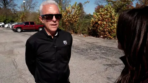 مقابلة مع شون غاربر، مالك شركة "غراد إيه أوتو بارتس"، يتحدث عن حادث تحطم الطائرة وتأثيره المدمر على المنشأة وموظفيه.