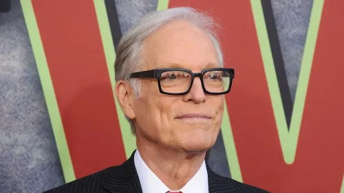 توفي الممثل ريتشارد تشامبرلين عن 90 عامًا، بعد مضاعفات سكتة دماغية، وهو معروف بدوره في "ثورن بيردز".