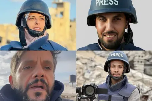 صور لأربعة صحفيين يرتدون خوذات تحمل علامة "صحافة"، يعكسون التحديات التي يواجهها الإعلاميون في غزة خلال النزاع.