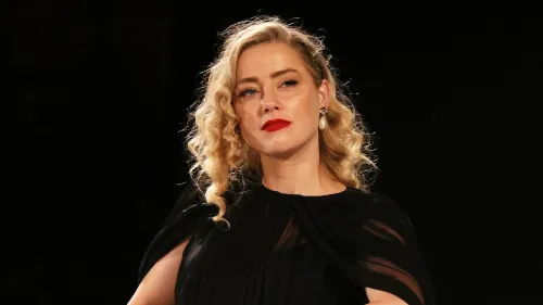 أمبر هيرد، الممثلة البالغة من العمر 39 عامًا، تتحدث عن تجربتها كأم بعد ولادة توأمها، ابن وابنة، وتعبّر عن امتنانها.