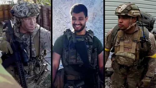 صور لثلاثة مقاتلين أمريكيين في الخطوط الأمامية بأوكرانيا، يعكسون دور المتطوعين الأجانب في الصراع المتصاعد.