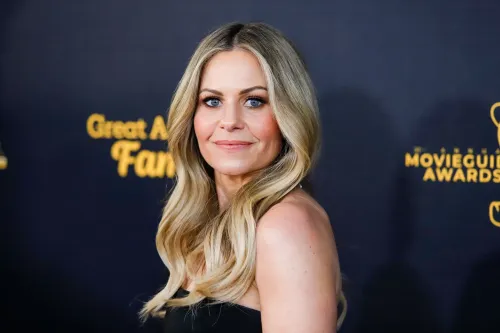 تظهر كانديس كاميرون بوري بابتسامة، مع تسريحة شعر مموجة، خلال حضورها حفل جوائز موفيغويد. تتحدث عن تجربتها مع اضطراب الأكل.