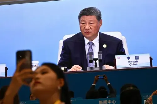 شي جين بينغ يتحدث في قمة منظمة شنغهاي للتعاون، مع التركيز على أهمية التعاون الأمني والتنمية في عالم مضطرب.