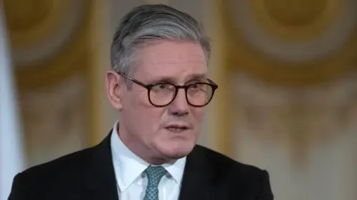 كير ستارمر، رئيس الوزراء البريطاني، يتحدث بجدية حول قمة الزعماء الأوروبيين والجهود للتوصل إلى اتفاق لوقف إطلاق النار في أوكرانيا.