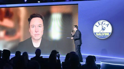 إيلون ماسك يتحدث عبر الفيديو خلال مؤتمر في فلورنسا، مع التركيز على أهمية إزالة التعريفات الجمركية بين أوروبا والولايات المتحدة.