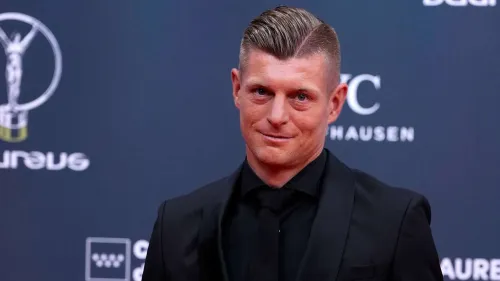توني كروس نجم ريال مدريد السابق يعبر عن رأيه في مباراة كأس العالم بين إسبانيا والأرجنتين بأسلوبه الراقي.