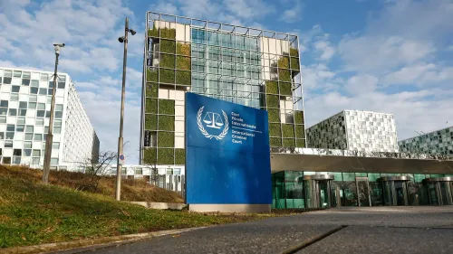 مبنى المحكمة الجنائية الدولية في لاهاي، حيث مثل رودريغو دوتيرتي عبر الفيديو لمواجهة اتهامات بالقتل كجرائم ضد الإنسانية.