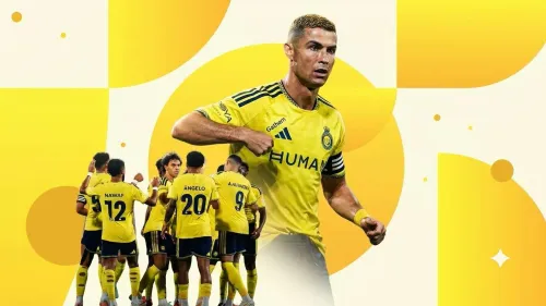 كريستيانو رونالدو قائد فريق النصر السعودي في صورة تعبيرية مع لاعبي الفريق، تعكس تحديات أدائه وتأثيره في المباريات الأخيرة.