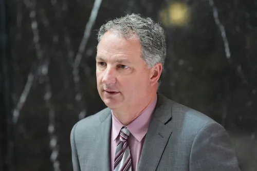 اجتماع لمشرعي إنديانا في البيت الأبيض لمناقشة إعادة تقسيم الدوائر الانتخابية، وسط ضغوط من الإدارة قبل انتخابات 2026.