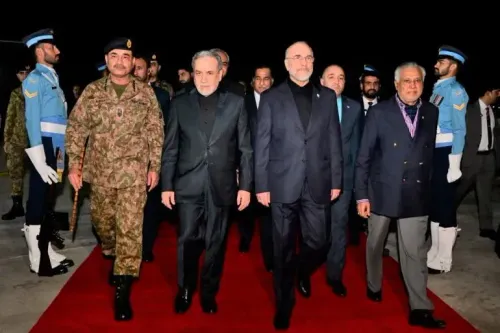 وصول كبار المسؤولين الإيرانيين إلى إسلام آباد للمشاركة في محادثات وقف إطلاق النار، وسط أجواء أمنية متوترة.