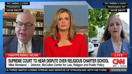 مناقشة حية حول قضايا المدارس الدينية في المحكمة العليا، مع ظهور ثلاثة متحدثين، بينهم رجل وامرأتان، في استوديوهات مختلفة.