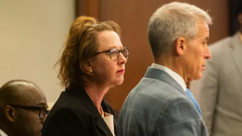 جاكي جونسون، المدعية العامة السابقة في جورجيا، خلال محاكمتها التي انتهت بإسقاط التهم الموجهة إليها بشأن قضية أحمود أربيري.