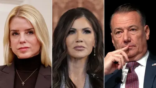 صورة تجمع ثلاثة أشخاص بارزين في مجال السياسة، يعبرون عن قضايا قانونية تتعلق بالطلاب الأجانب وتأشيراتهم في الولايات المتحدة.