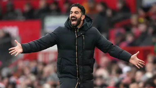 روبن أموريم المدير الفني لمانشستر يونايتد، يعبر عن إحباطه بعد خسارة الفريق 3-1 أمام برايتون ويصف الوضع بأنه الأسوأ في تاريخ النادي.