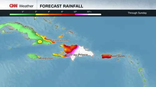 خريطة توضح توقعات هطول الأمطار في منطقة البحر الكاريبي، مع التركيز على هايتي وجامايكا، حيث يُتوقع هطول أمطار غزيرة.
