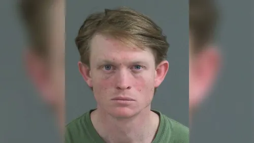 شون مايكل جونسون، متهم بانتحال شخصية عميل في إدارة الهجرة والجمارك، يظهر في صورة السجن بعد اعتقاله في كارولينا الجنوبية.