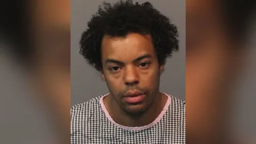 صورة لوجه نغسي زوبيري، الرجل المدان بالسجن مدى الحياة في قضية اختطاف واعتداء جنسي. تظهر ملامحه بوضوح.