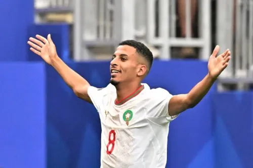 لاعب المنتخب المغربي عز الدين أونّاهي يحتفل بهدفه في مباراة دور الـ16 بكأس العالم، مؤكدًا تأهل المغرب إلى ربع النهائي.