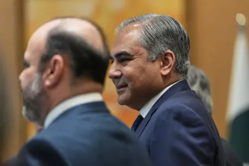 وزير الداخلية الباكستاني محسن نقوي خلال زيارته لطهران، حيث يحمل رسالة خاصة للمرشد الأعلى الإيراني في إطار جهود إنهاء الحرب الأمريكية الإسرائيلية.