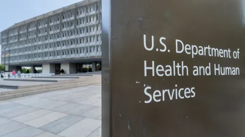 مبنى وزارة الصحة والخدمات الإنسانية الأمريكية مع لافتة تشير إلى اسم الوزارة، في سياق مناقشة حول قائمة مراقبة DEI.