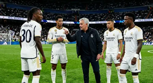 جوزيه مورينيو يوجه لاعبي ريال مدريد ديوماند، كامافينغا، مبابي وفينيسيوس خلال مباراة، مع التركيز على التحديات التكتيكية والقيادية في الفريق.