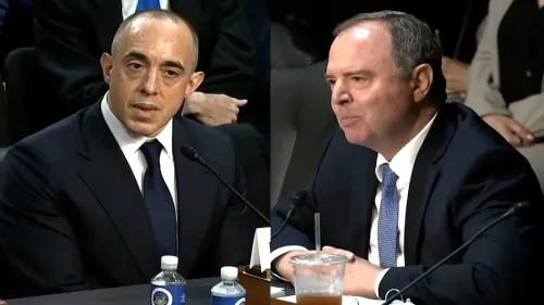 ترشيح إيميل بوف، المحامي الشخصي السابق لترامب، لمنصب قاضٍ فيدرالي، وسط احتجاجات من الديمقراطيين في مجلس الشيوخ.