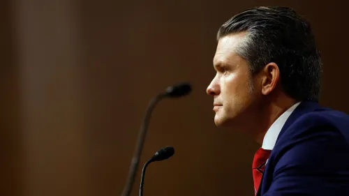 شهادة خطية لدانييل هيغسيث تصف اتهامات بسوء المعاملة ضد بيت هيغسيث خلال جلسة استماع لمجلس الشيوخ، مع التركيز على المخاوف من تأثير تعيينه.