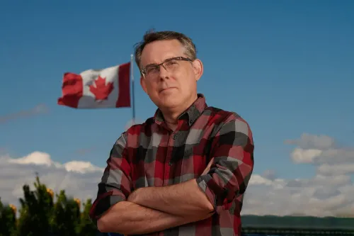 بعض المسافرين الأمريكيين يقومون بـ"رفع الأعلام" والكنديون غاضبون