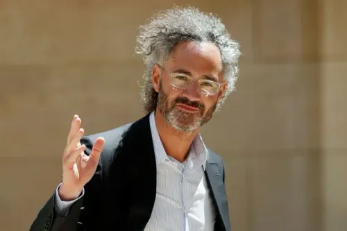 الرئيس التنفيذي لشركة Palantir، أليكس كارب، يتحدث بإيجابية عن دور الشركات التكنولوجية في الدفاع الوطني، وسط جدل حول تأثيرات كتابه الجديد.